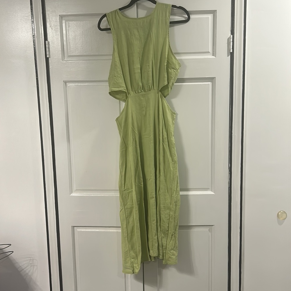 Celery green dress never worn - Picture 2 of 5
